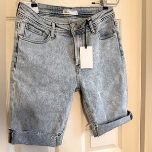 NWT TNR JEANS Acid Wash High Rise Skinny Bermuda Shorts